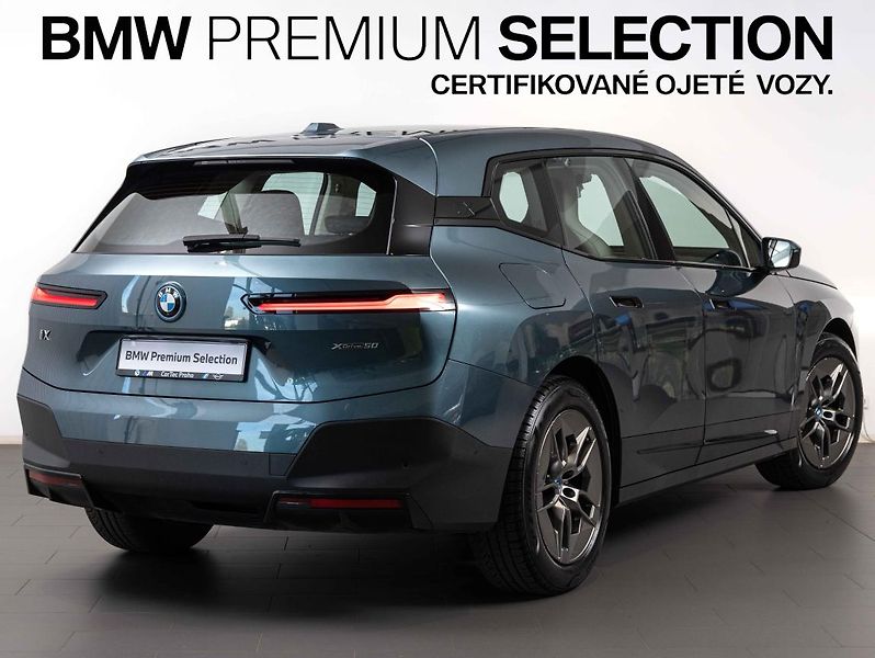 BMW iX xDrive50 - fotka 4 z 22