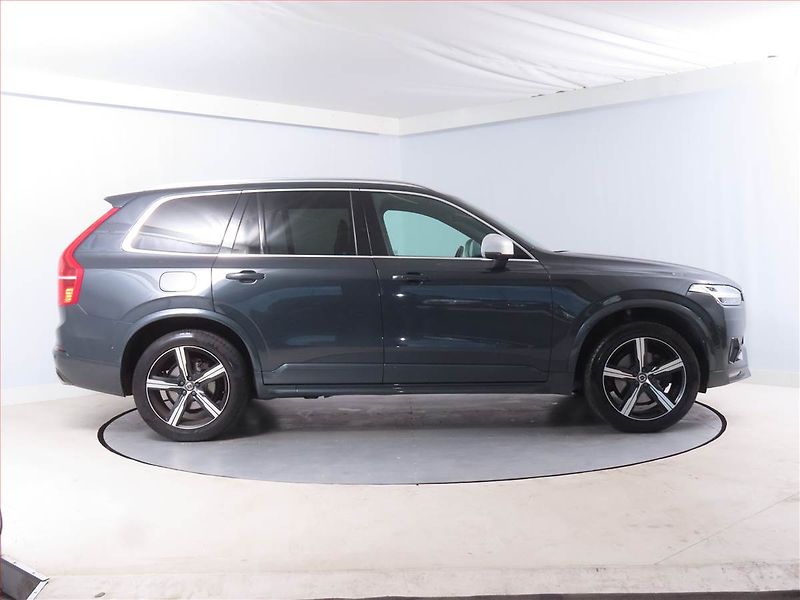 Volvo XC90 (2018) R-Design D5 AWD, R-Design, 4x4 - fotka 6 z 16