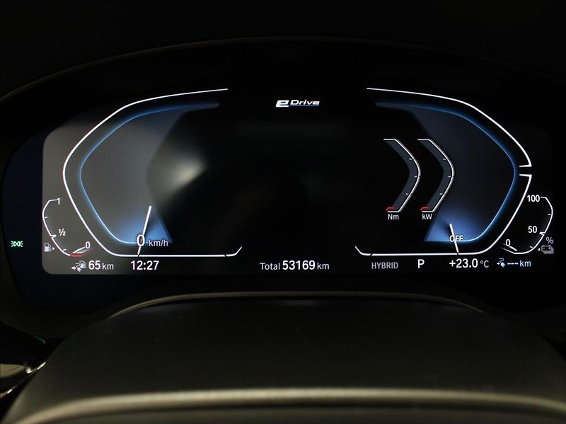 BMW Řada 5 530e xDrive Luxury Pano.ČR   2 - fotka 28 z 28