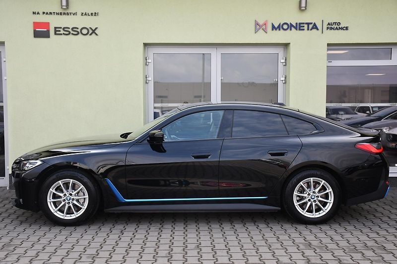 BMW i4 eDrive35 3L-ZÁRUKA  9tis.KM 1M - fotka 11 z 42
