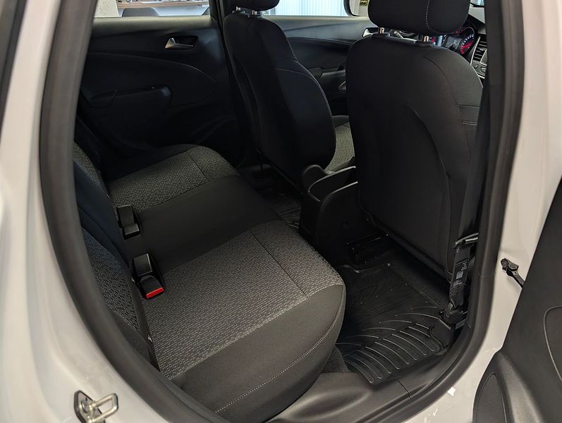 Opel Crossland X 1.2 T - fotka 22 z 26