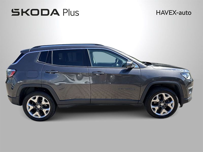 Jeep Compass (2018) 1.4 MultiAir 4x4 Automat - fotka 30 z 31