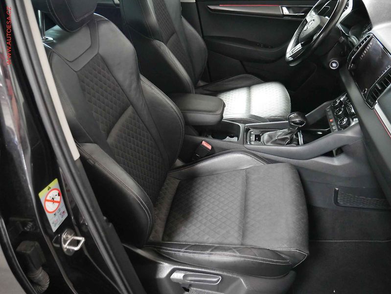 Škoda Karoq (2018) 1.6 TDi, Style, DSG, kůže - fotka 12 z 22