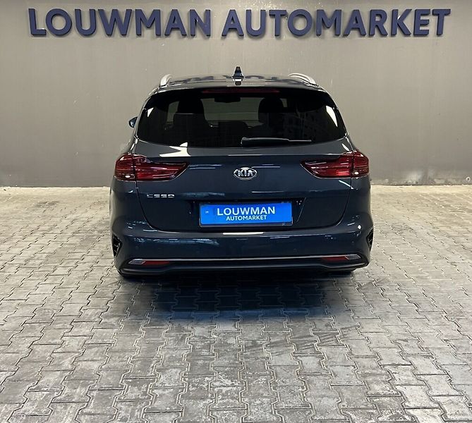 Kia Ceed T-GDI Exclusive SW - fotka 15 z 17