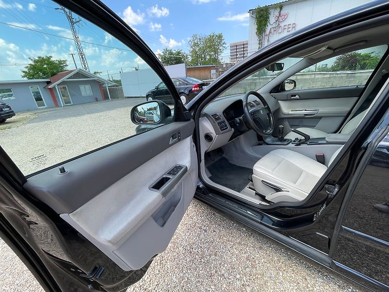 Volvo S40 1.6D 84KW*NOVÉ VSTŘIKY* - fotka 10 z 28