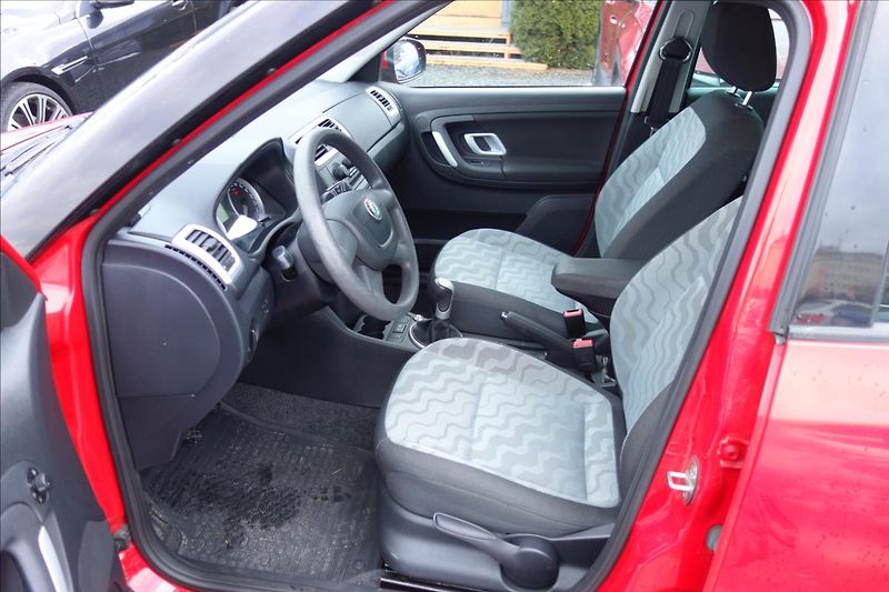 Škoda Fabia 1,2 i,ČR,2 MAJ.,SERV.KN.,KLIMA - fotka 9 z 44