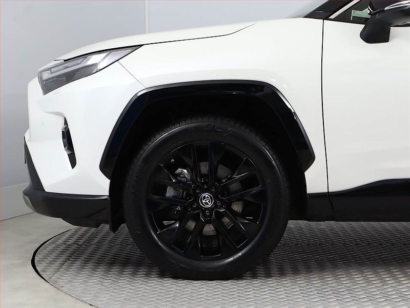 Toyota RAV4 (2022) 2.5 Hybrid - fotka 13 z 21