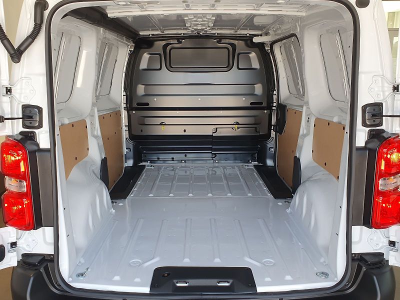 Peugeot Expert (2026) FG L2 2.2 BHDi 150 MAN6 - fotka 10 z 14