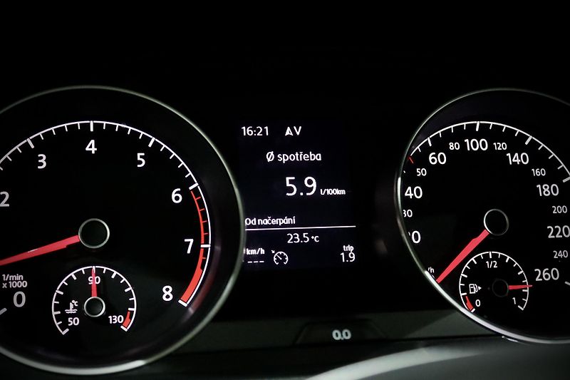 Volkswagen Golf 7 FL Variant 1.4 TSI 92 kW - fotka 25 z 35