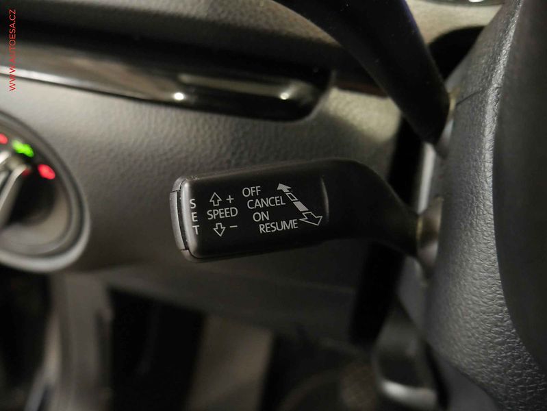 Seat Alhambra (2011) 2.0 TDi 7míst, Navi, panor. - fotka 15 z 23