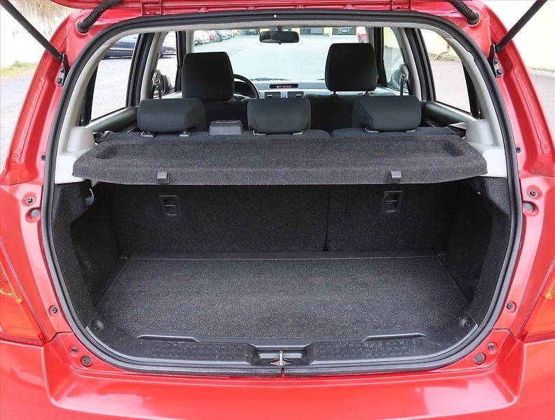 Suzuki Swift (2010) 1.3 i, Serv.kniha, nová STK - fotka 13 z 16