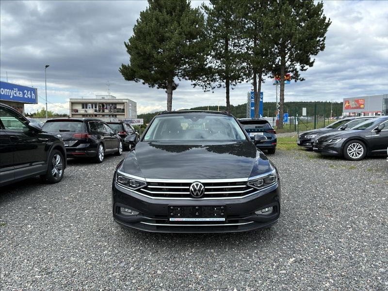 Volkswagen Passat 2,0 TAŽNÉ,IQ LIGHT,KAMERA - fotka 4 z 32