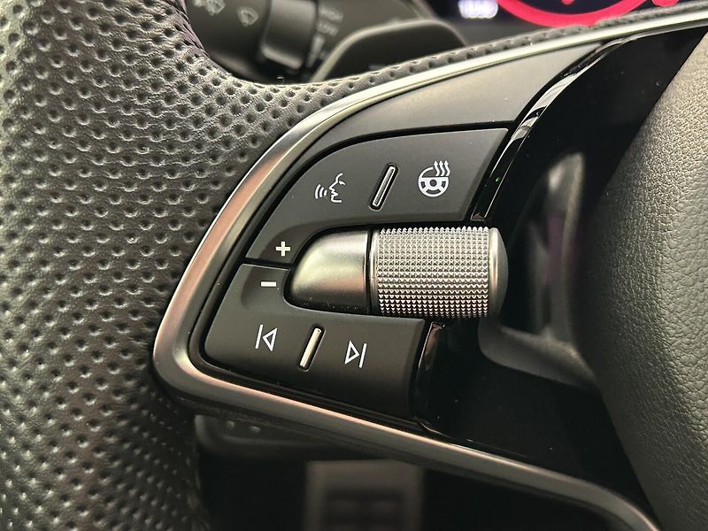 Škoda Superb 2.0 TDI SportLine - fotka 13 z 27