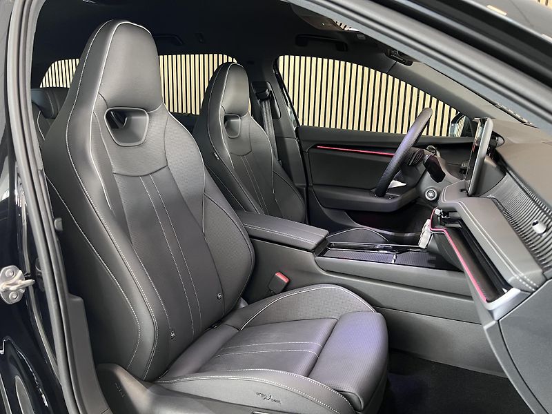 Škoda Superb TSI 4X4 195kW Sport Nez.To DCC - fotka 15 z 31
