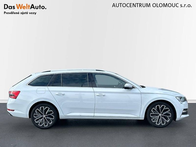 Škoda Superb (2022) kombi 2.0 TDI 7DSG L&K - fotka 3 z 35