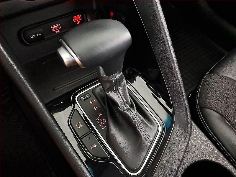 Kia Niro (2021) Hybrid - fotka 16 z 22