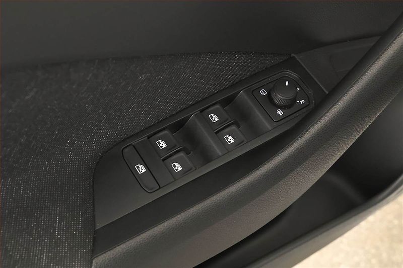 Škoda Scala (2025) 1.0 TSI, Top Selection, FullLe - fotka 16 z 16