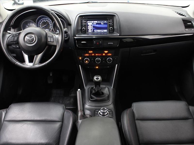 Mazda CX-5 2,0 G160 MT 4x4 Rev.TOP ČR - fotka 8 z 28