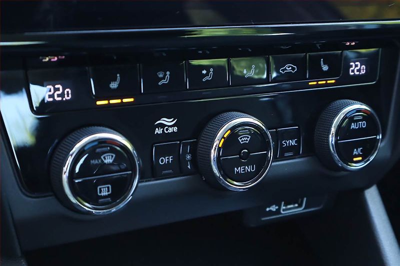 Škoda Octavia (2018) Style 1.6 TDI, Navi, Tempomat - fotka 13 z 24