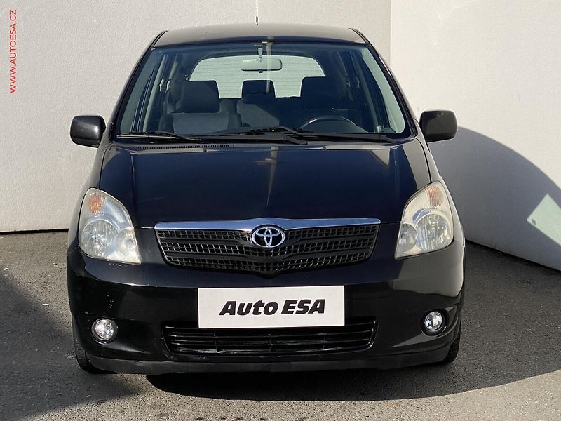 Toyota Corolla Verso (2002) 1.6i, AC, TZ - fotka 2 z 14