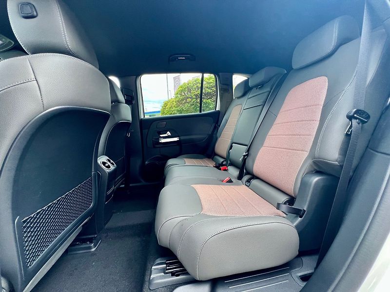 Mercedes-Benz EQB (2025) 250+ Electric Art - fotka 13 z 30
