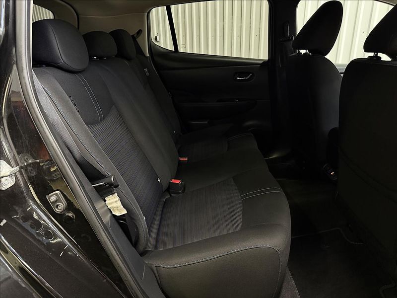 Nissan Leaf N-CONNECTA 160kW 62kWh - fotka 31 z 38