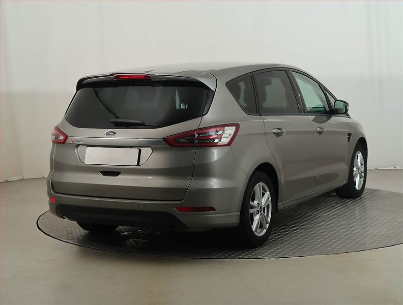 Ford S-MAX (2016) 2.0 TDCi, 7 míst, Navi - fotka 5 z 14
