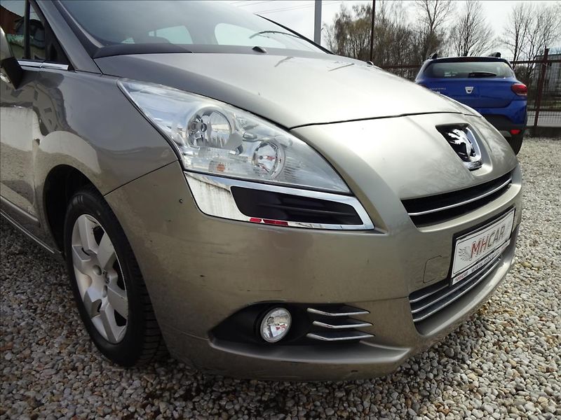 Peugeot 5008 1.6THP 115 kW - fotka 11 z 44