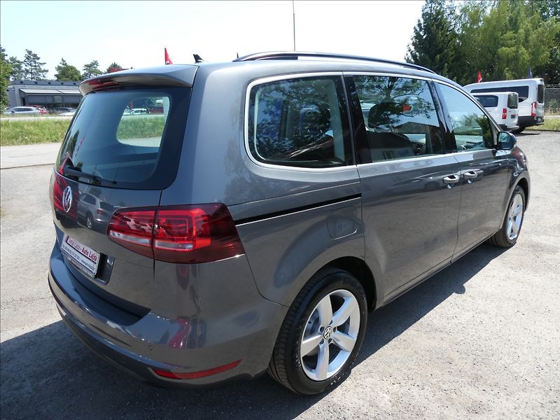 Volkswagen Sharan 2,0 TDi 110kW webasto, 2x kola - fotka 9 z 50