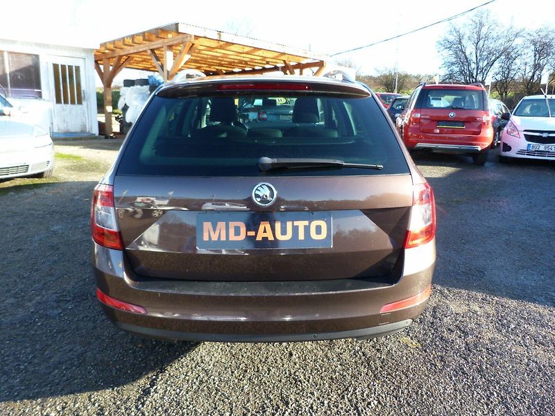 Škoda Octavia 1.4 TSI auto klima - fotka 6 z 26
