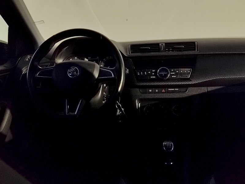 Škoda Fabia (2015) Ambition 1,0 Tsi 81 Kw - fotka 6 z 28