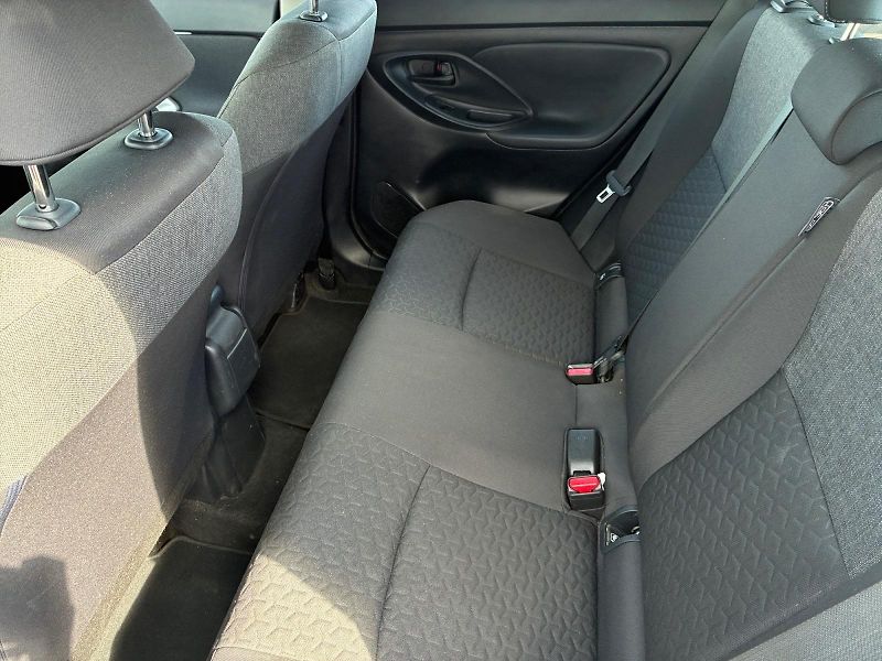 Toyota Yaris Cross (2023) COMFORT 1.5HYBRID 68kW CZ DPH  - fotka 8 z 11