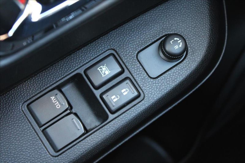 Suzuki Ignis 1,2 i  4x4,COMFORT,VÝHŘEVY - fotka 20 z 31
