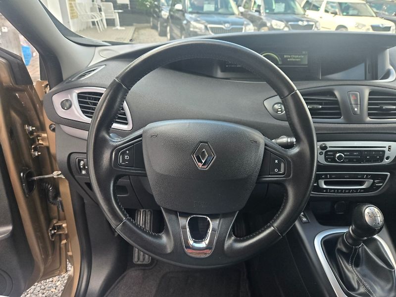 Renault Scénic (2015) 1.6i16V Limited,TOP.ROZVODY - fotka 23 z 33
