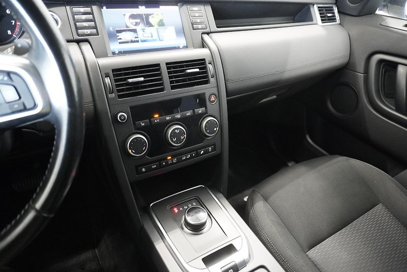 Land Rover Discovery Sport 2.0D 177kW 4x4 AUTOMAT - fotka 22 z 29