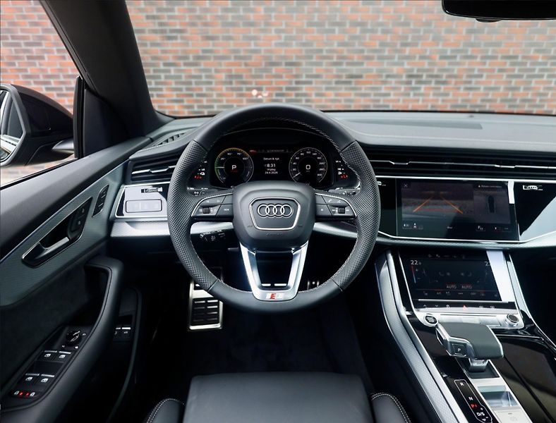 Audi Q8 (2026) 55 TFSIe Quattro - fotka 32 z 47