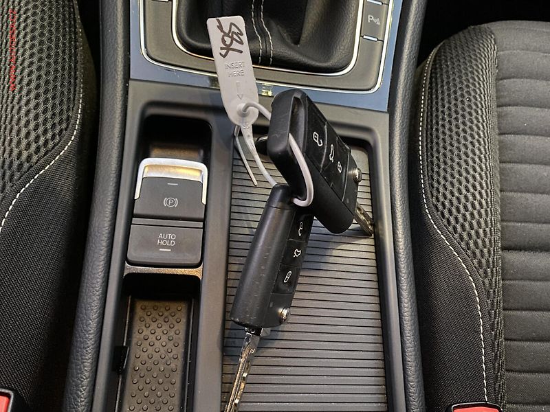 Volkswagen Golf (2014) 1.2 TSi, CUP, AC, park.čidla - fotka 17 z 17