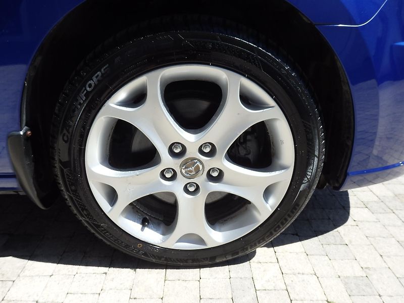 Mazda 5 2.0iXENONY ZÁLOHOVÁNO - fotka 16 z 19