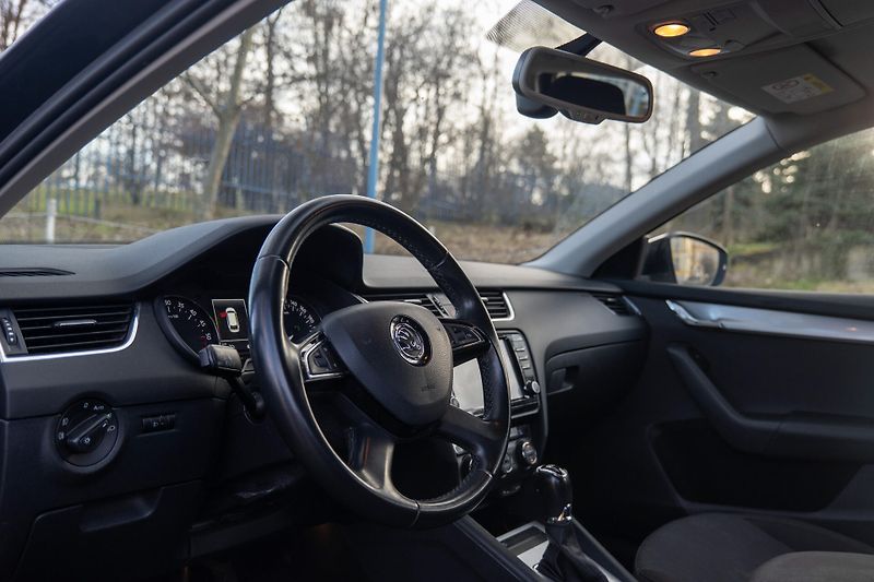 Škoda Octavia 2.0 TDI 110 kW DSG Tažné Navig - fotka 10 z 31