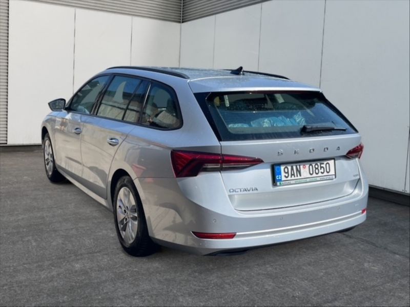 Škoda Octavia 2,0 TDI 110 4x4 Ambition DSG - fotka 4 z 11