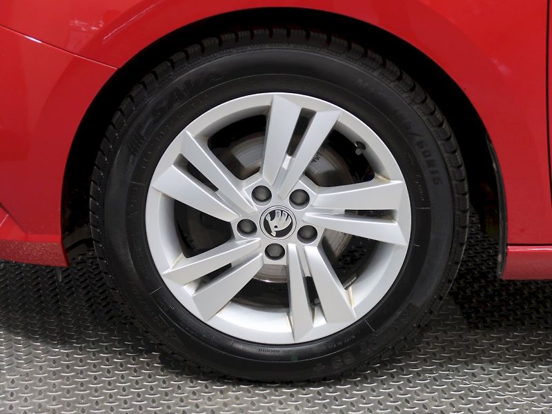 Škoda Fabia (2022) AMBITION TOUR 1.0TSI 70KW - fotka 12 z 34