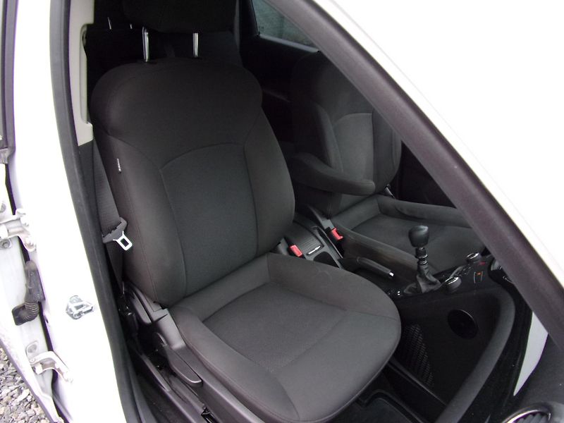 Chevrolet Orlando 2.0 CDTi 96kW 7MÍST BEZ KOROZE - fotka 19 z 20