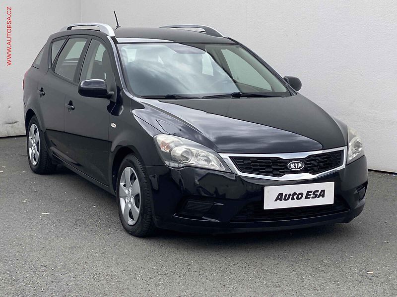 Kia Ceed (2012) 1.4i, AC, park.asist - fotografie inzerátu