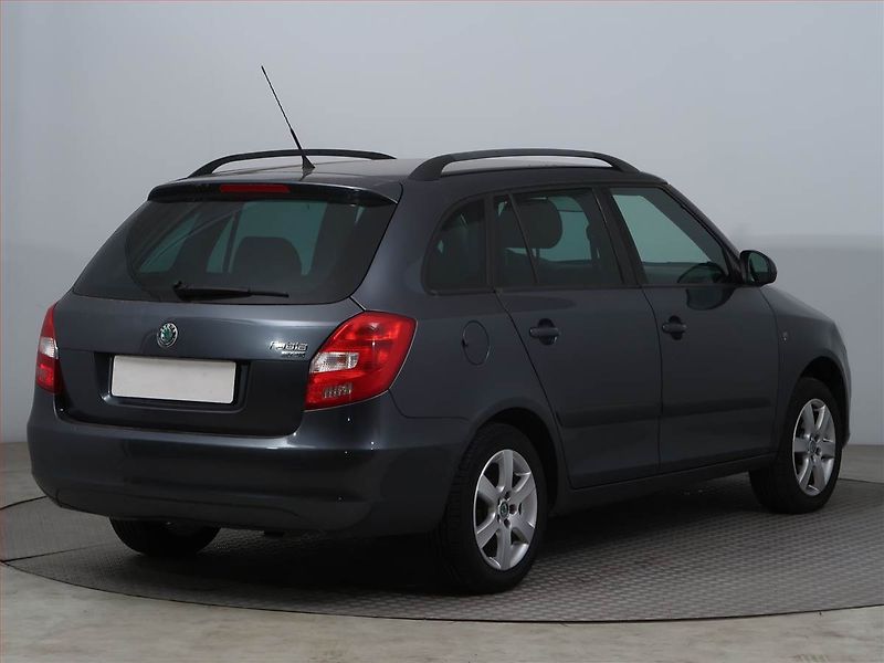 Škoda Fabia (2011) 1.2 TSI - fotka 5 z 6