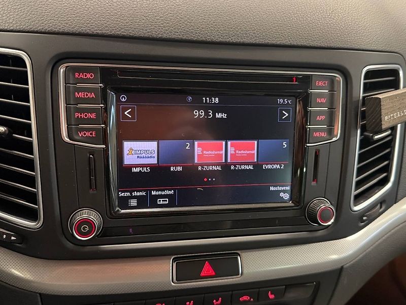 Volkswagen Sharan (2018) 2.0 TDI 7DSG 4MOTION Highline - fotka 12 z 27