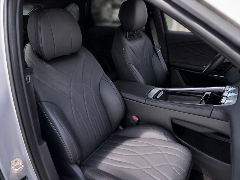 Omoda 9 (2026) SHS 1,5 TGI (537k) Premium - fotka 16 z 51