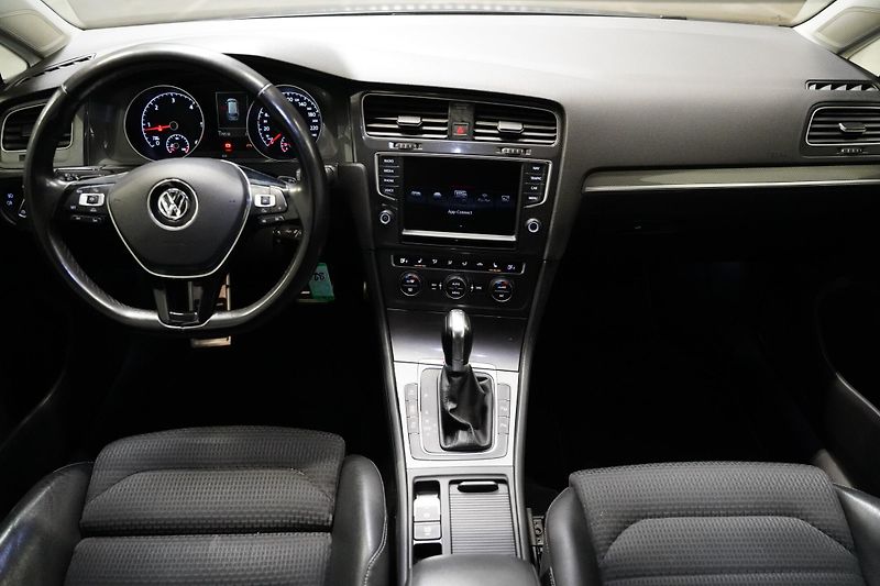 Volkswagen Golf - fotka 5 z 27