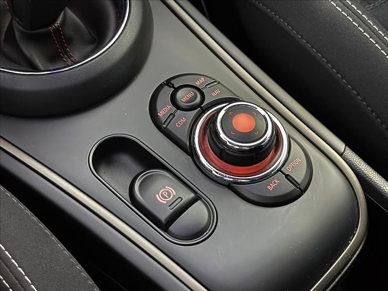 Mini Countryman 2,0   JCW,ALL4,225KW,ČR,F60 - fotka 25 z 34