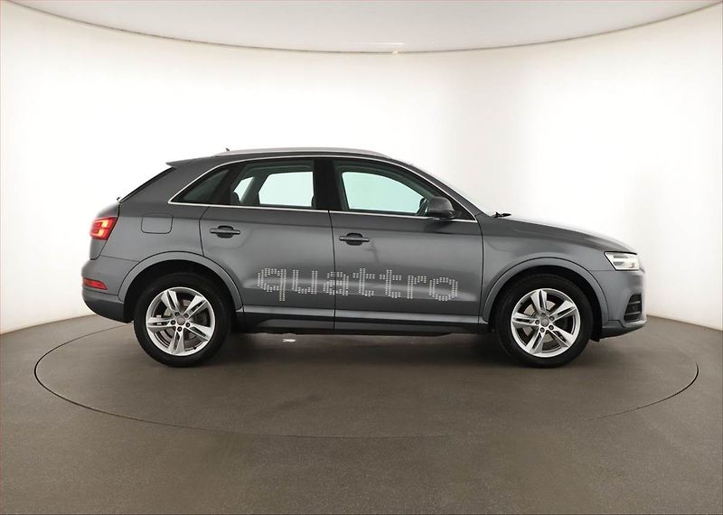 Audi Q3 (2015) 2.0 TDI, 4X4, Navi, Bi-Xenony - fotka 6 z 17