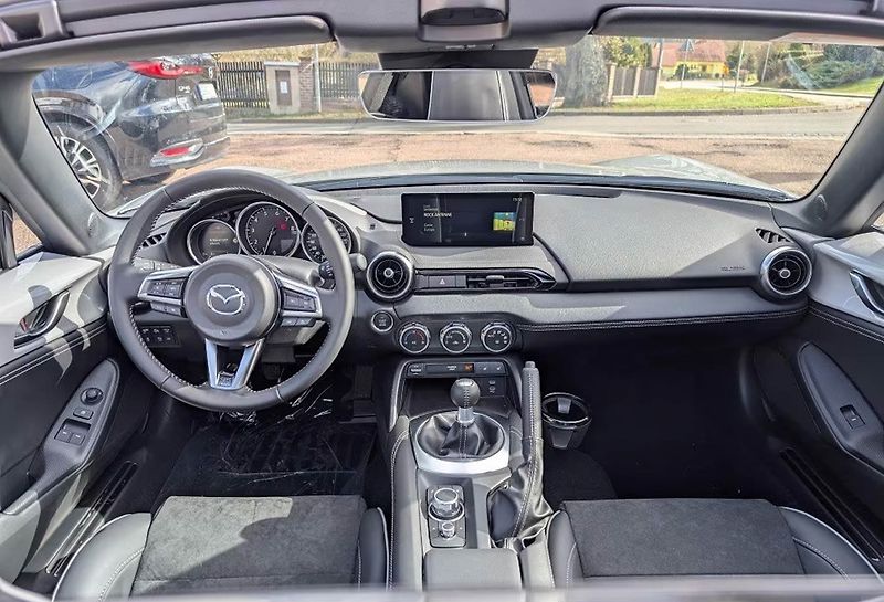 Mazda MX-5 1.5 SKYACTIV-G Homura - fotka 8 z 16